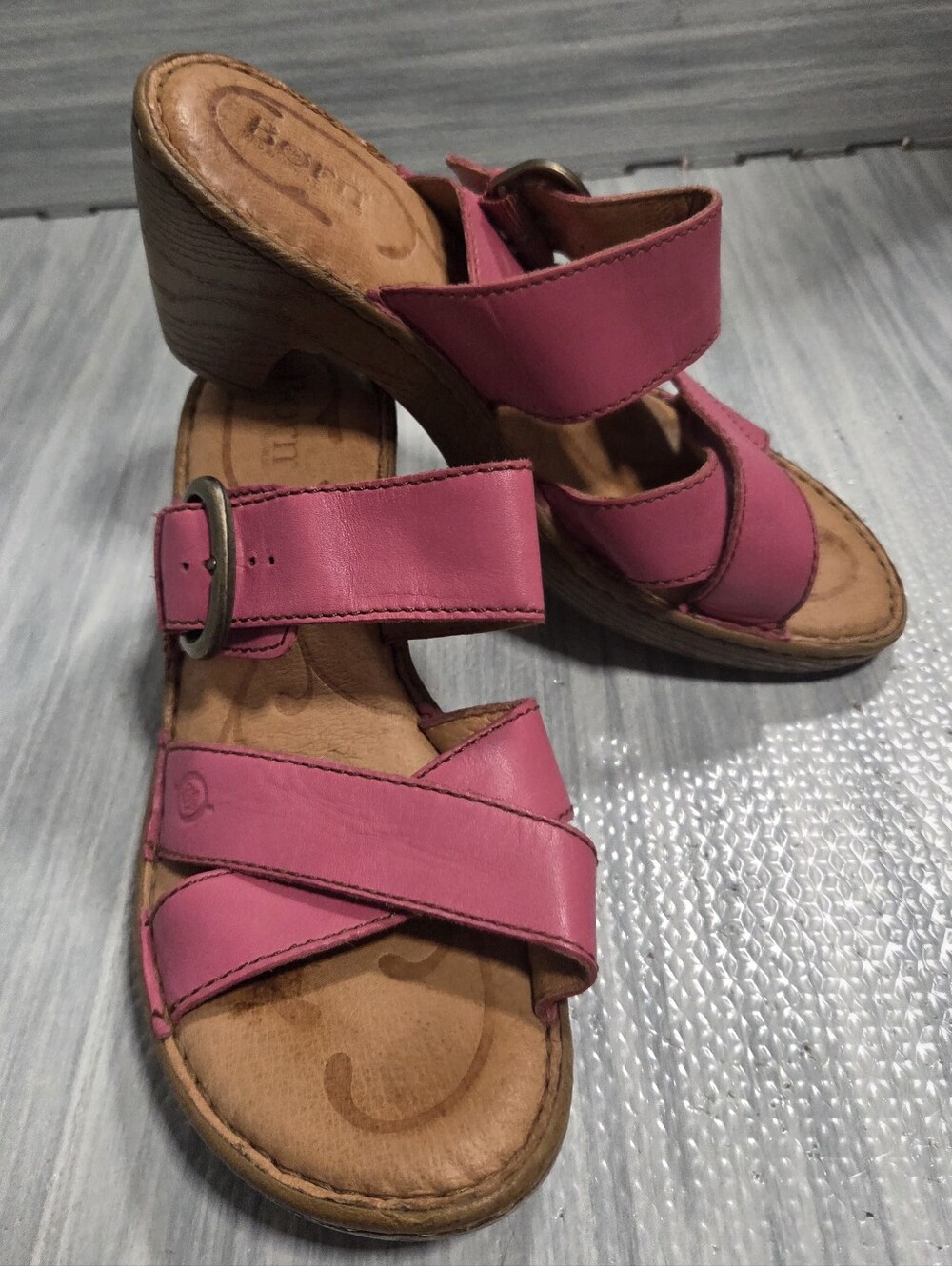 Born Salina Pink Leather Slip on Sandals w/ Adjustable Buckles Size 9